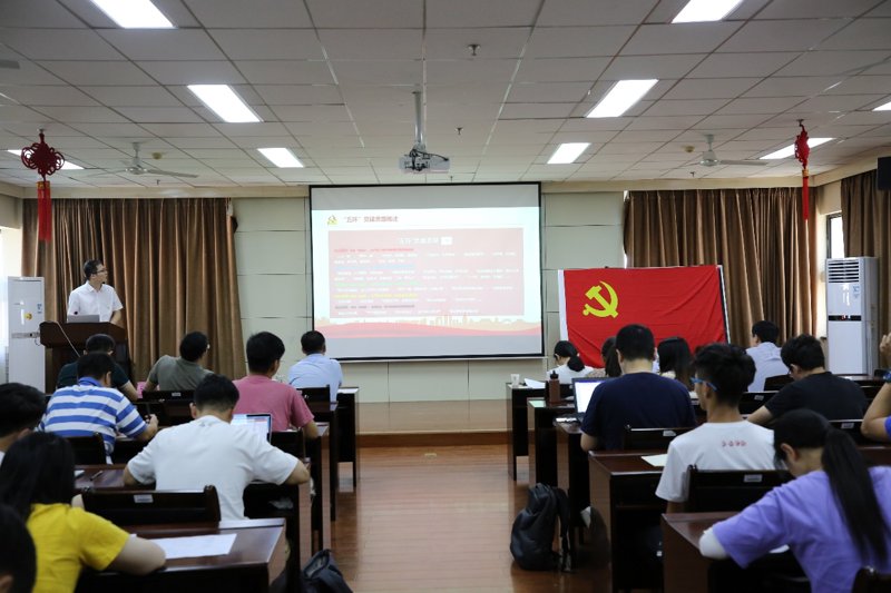 高校学生组织：青春绽放的舞台